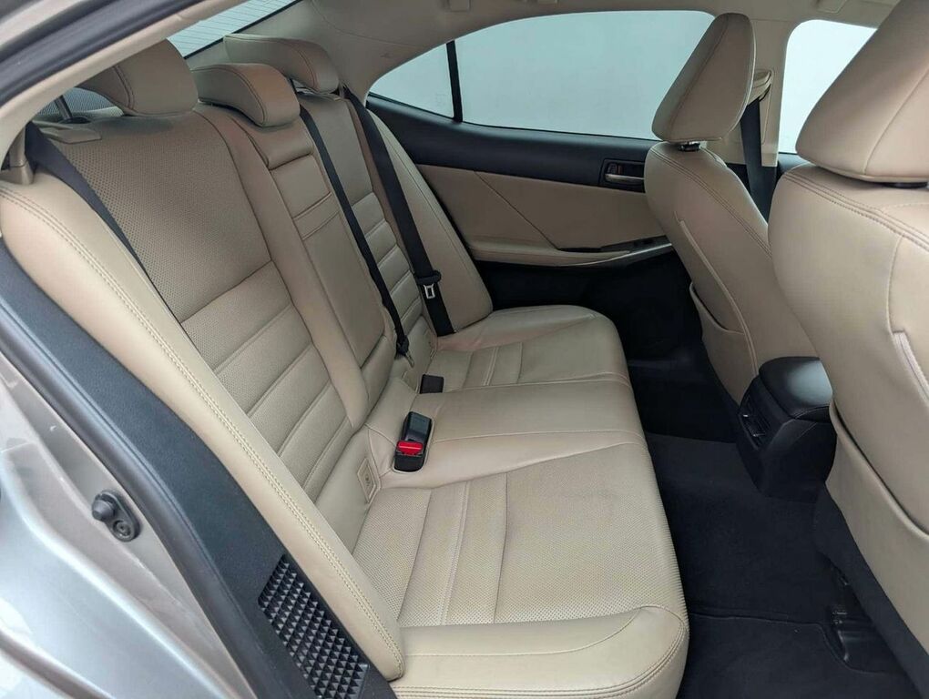 Lexus IS 300H F-sport Cvt Blue #17