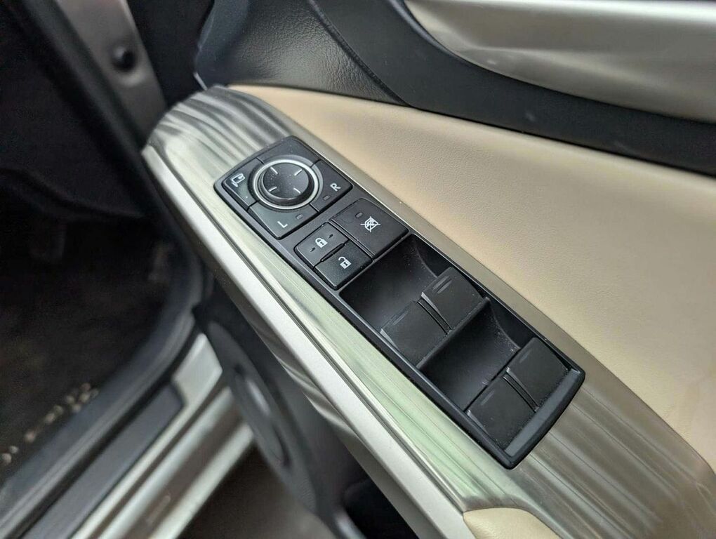 Lexus IS 300H F-sport Cvt Blue #29