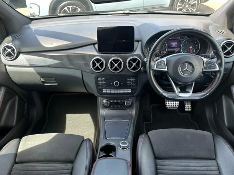 Mercedes-Benz B Class 1.5 B180d Amg Black #2