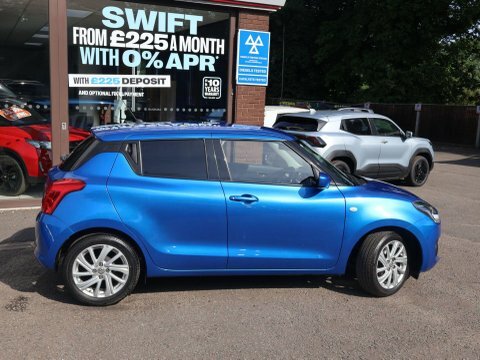 Suzuki Swift 1.2 Dualjet 83 12V Hybrid Sz-t Red #8