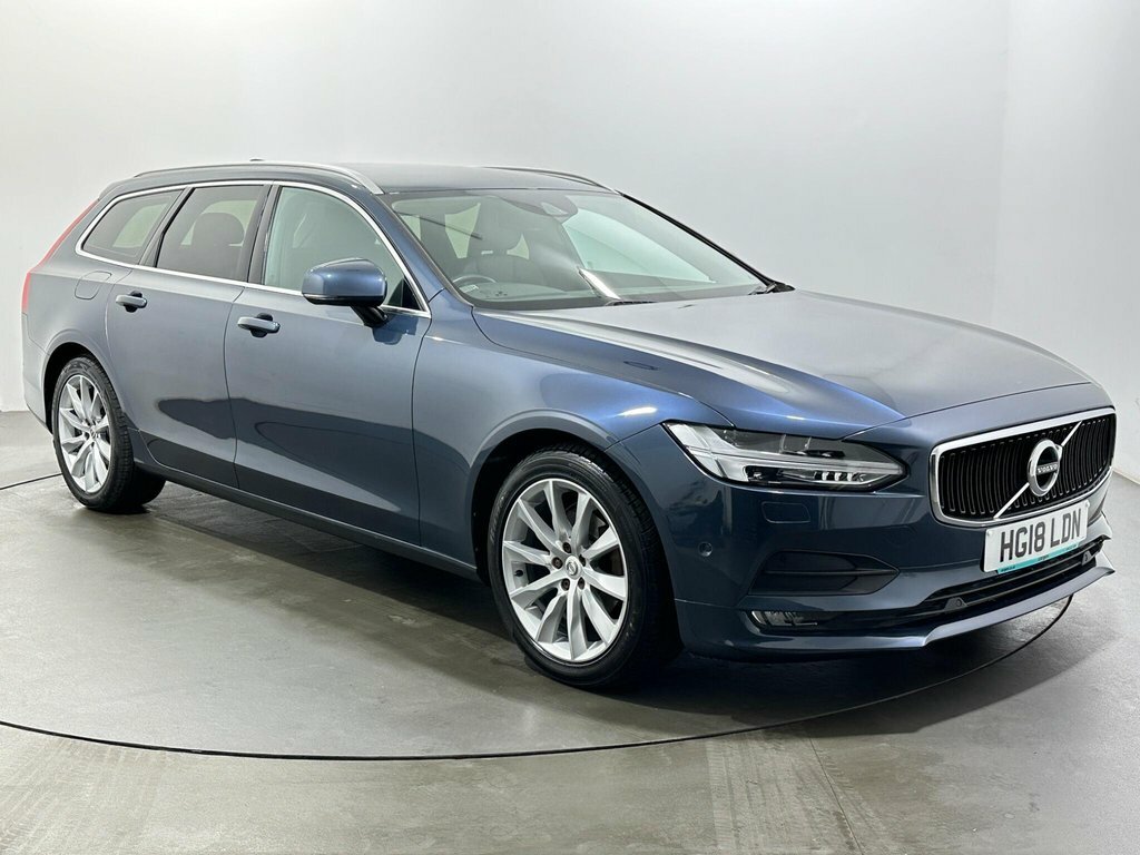 Volvo V90 2L Momentum Pro Blue
