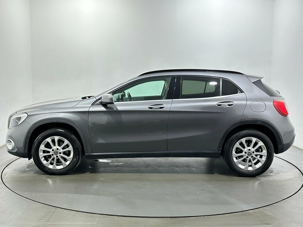 Mercedes-Benz GLA Class 1.6L Se AP68YVS Grey #4