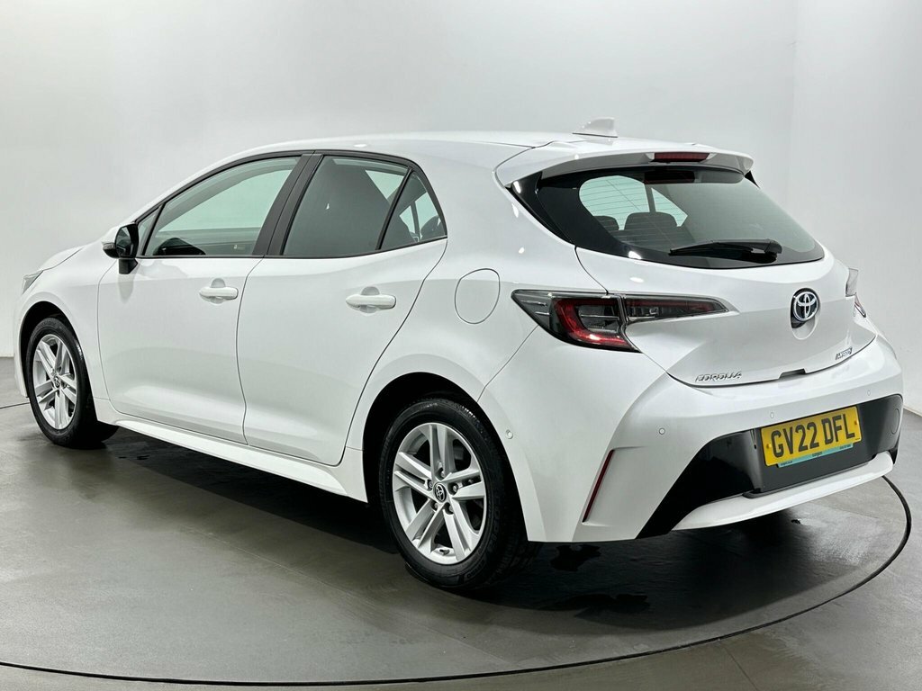 Toyota Corolla 1.8L Icon Tech GV22DFL White #5