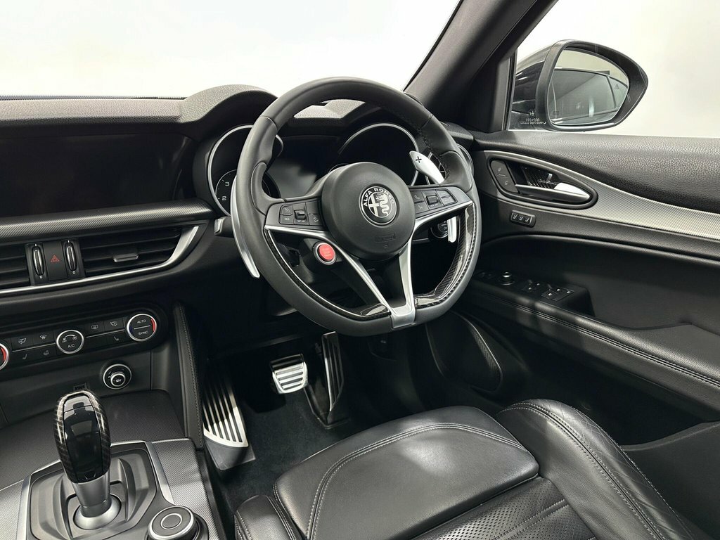 Alfa Romeo Stelvio Speciale Red #10