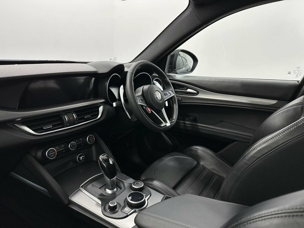 Alfa Romeo Stelvio Speciale Red #28