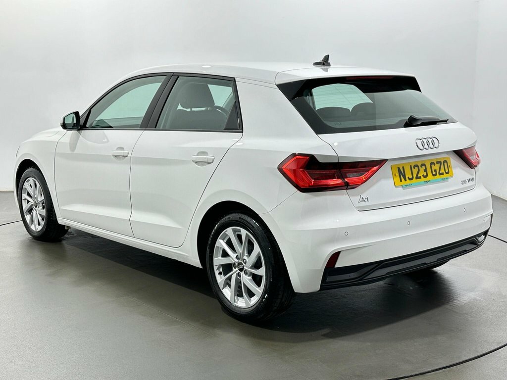 Audi A1 1L Sport NJ23GZO White #5