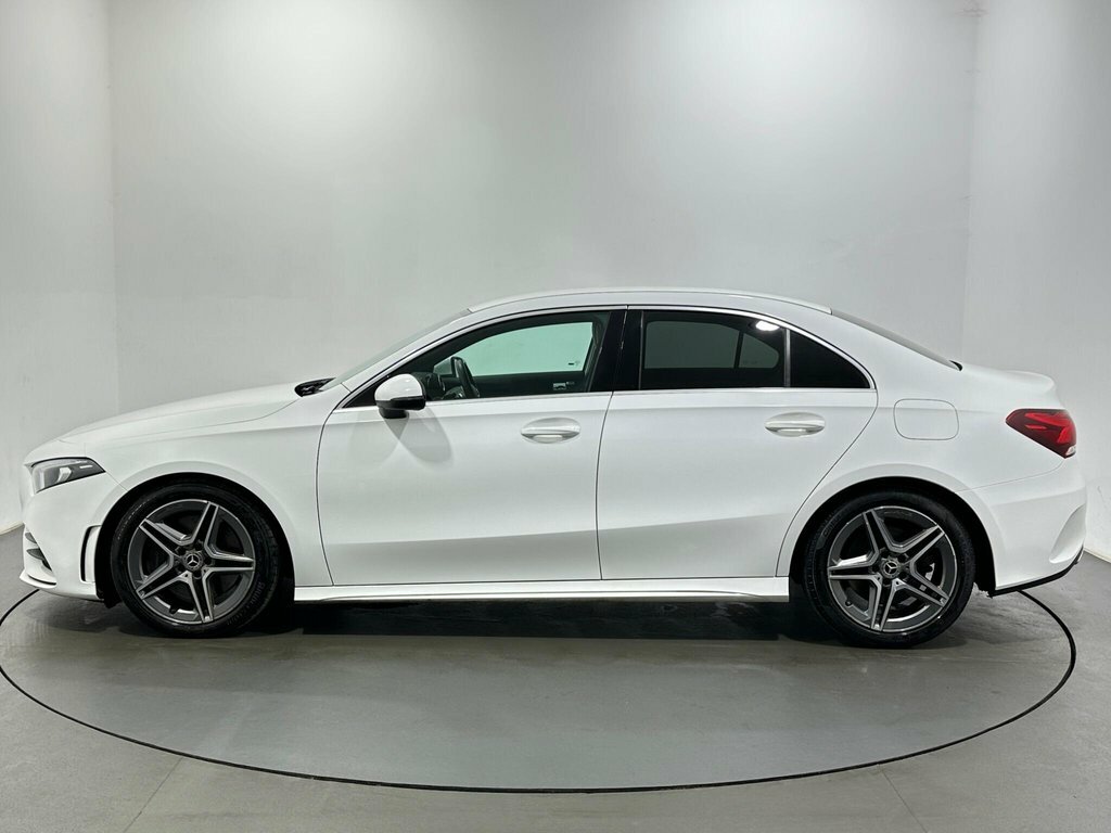 Mercedes-Benz A Class 2L Amg Line FH21OCU White #4