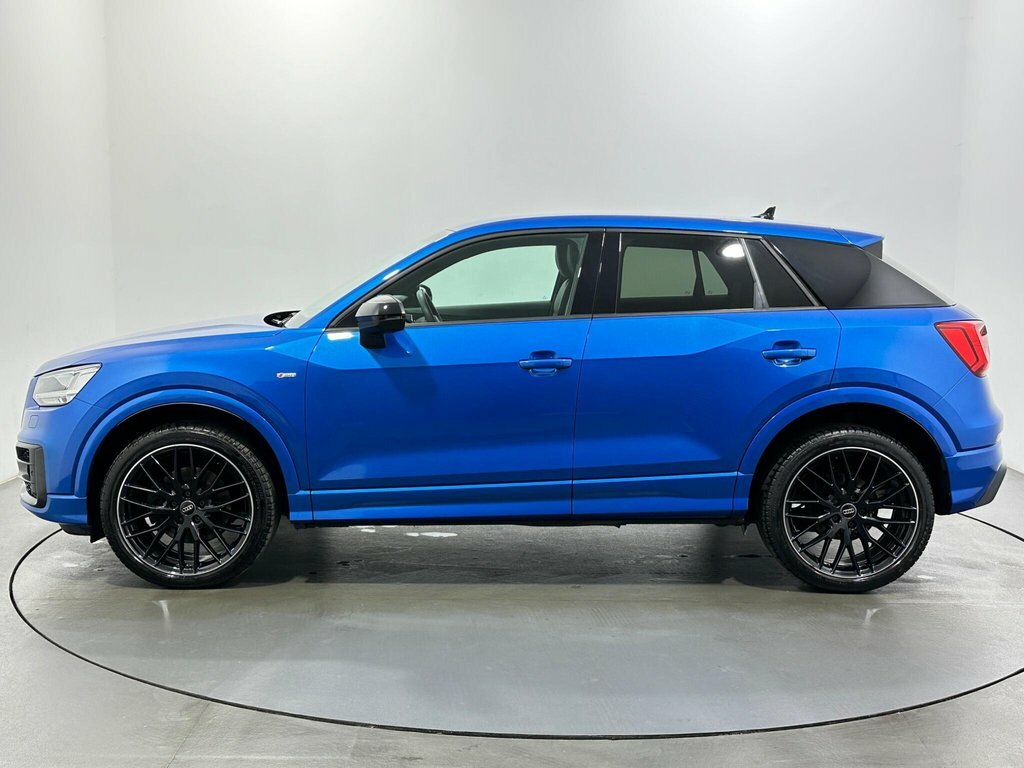 Audi Q2 1.5L Black Edition DS69ZFO Blue #4