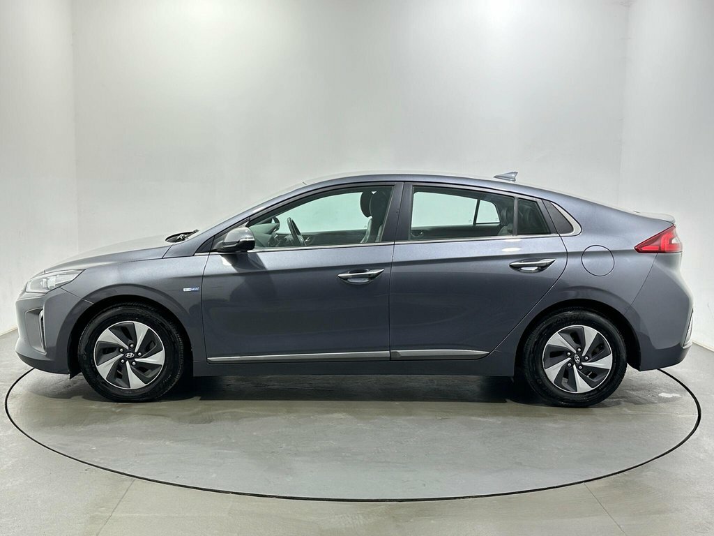 Hyundai Ioniq 1.6L Premium Se Grey #4