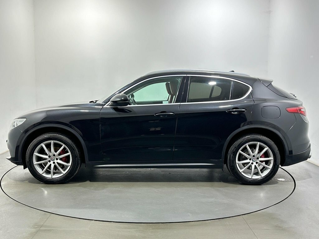 Alfa Romeo Stelvio 2.2L Speciale Black #4