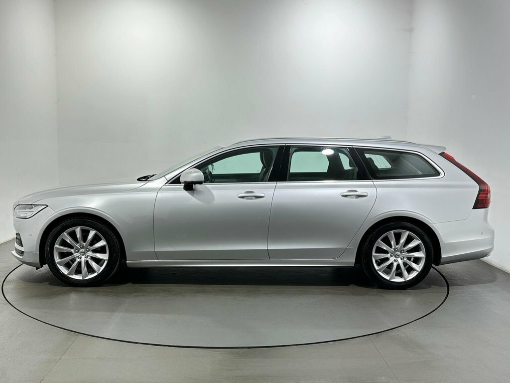 Volvo V90 2L Momentum Silver #4