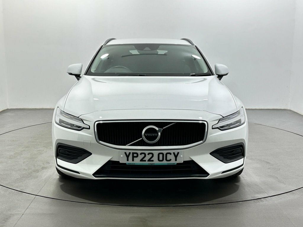 Volvo V60 2L Momentum White #2