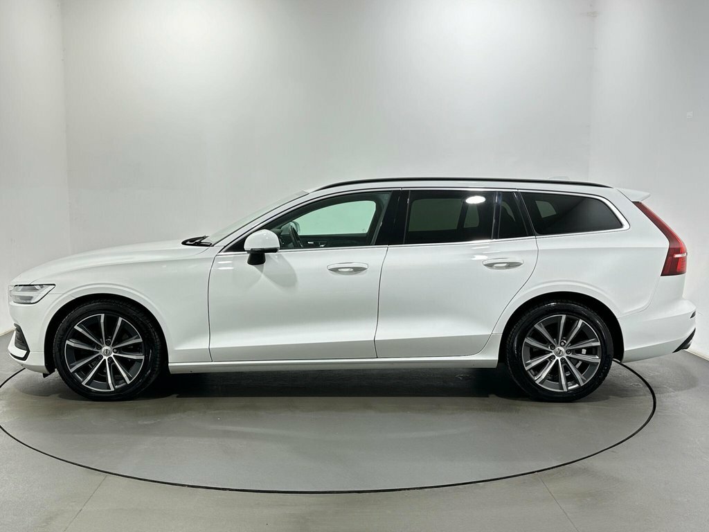 Volvo V60 2L Momentum White #4