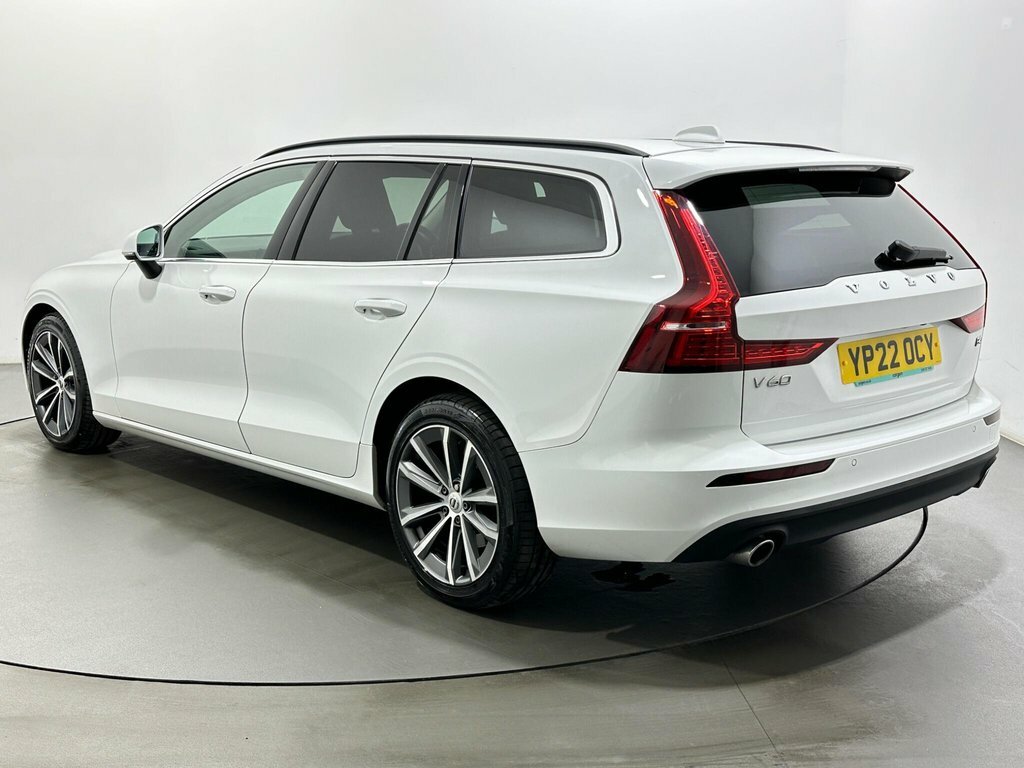 Volvo V60 2L Momentum White #5