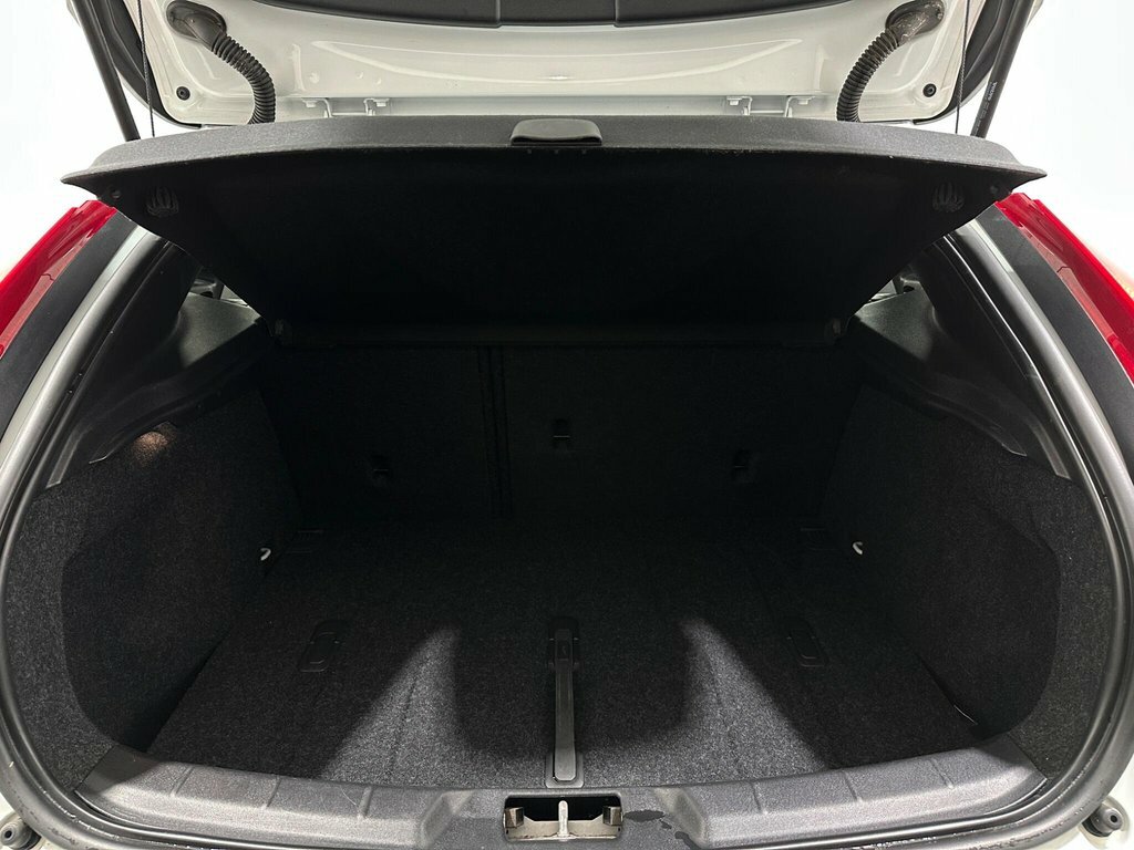 Volvo V40 Cross Country D2 Pro Winter Pack Grey #43