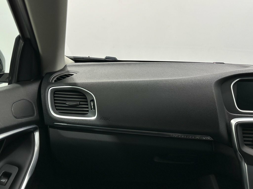 Volvo V40 Cross Country D2 Pro Winter Pack Grey #26