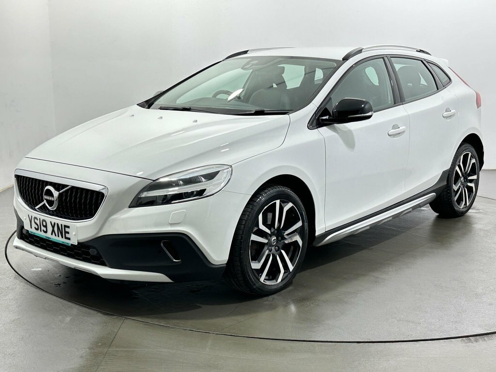 Volvo V40 Cross Country 1.5L Edition White #3