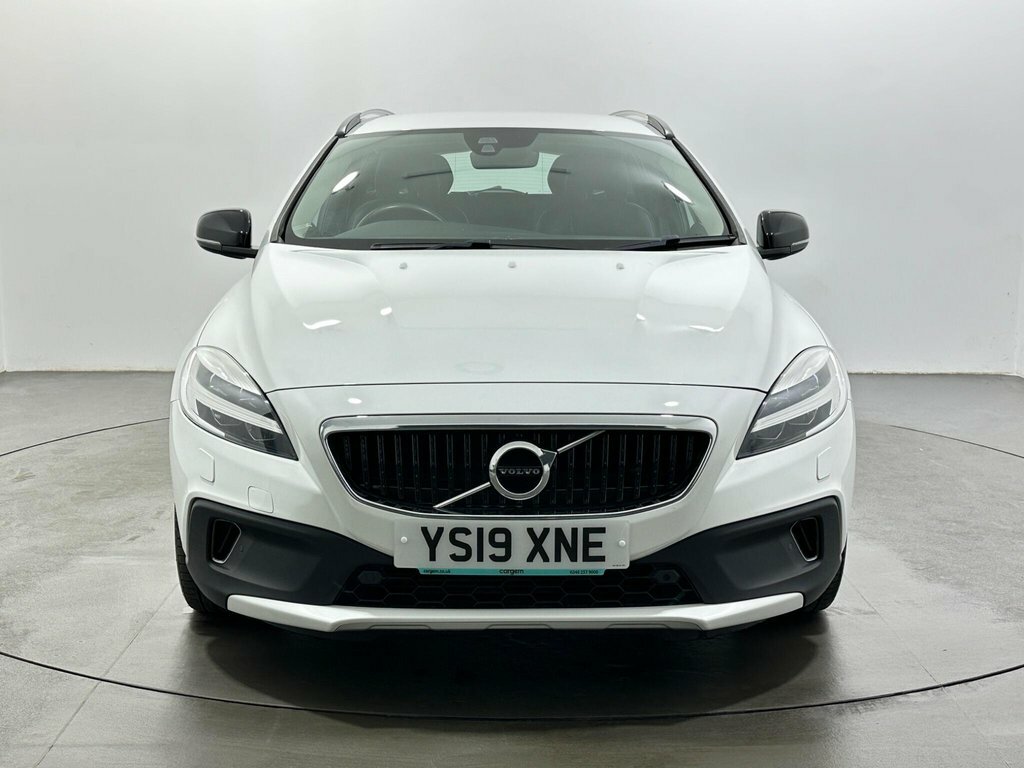 Volvo V40 Cross Country 1.5L Edition White #2