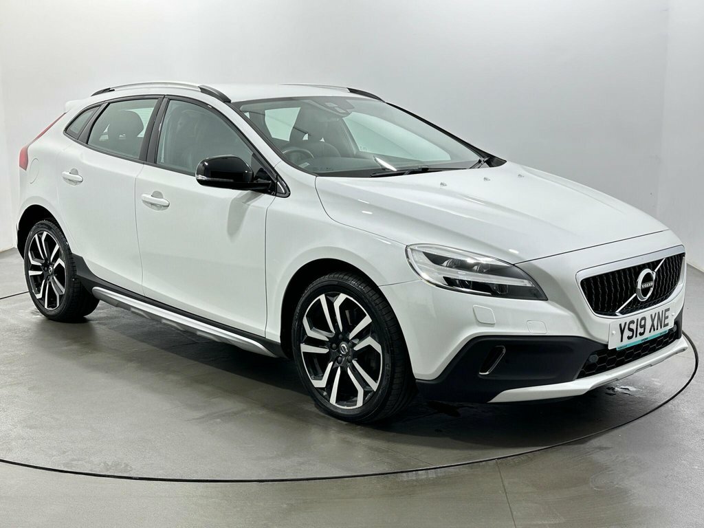 Volvo V40 Cross Country 1.5L Edition White