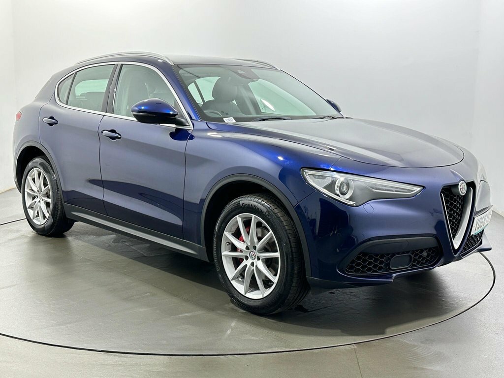 Alfa Romeo Stelvio 2L Speciale Blue