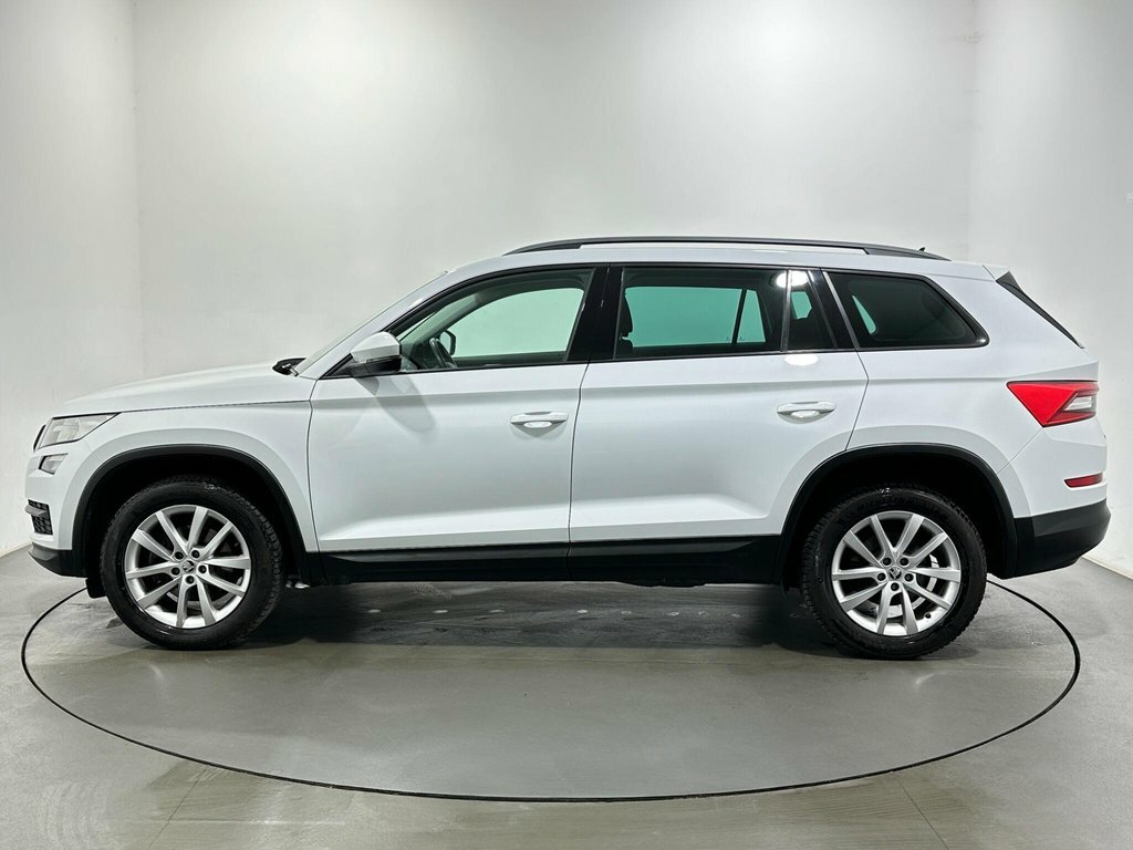 Skoda Kodiaq 2L Se SW19UTA White #4