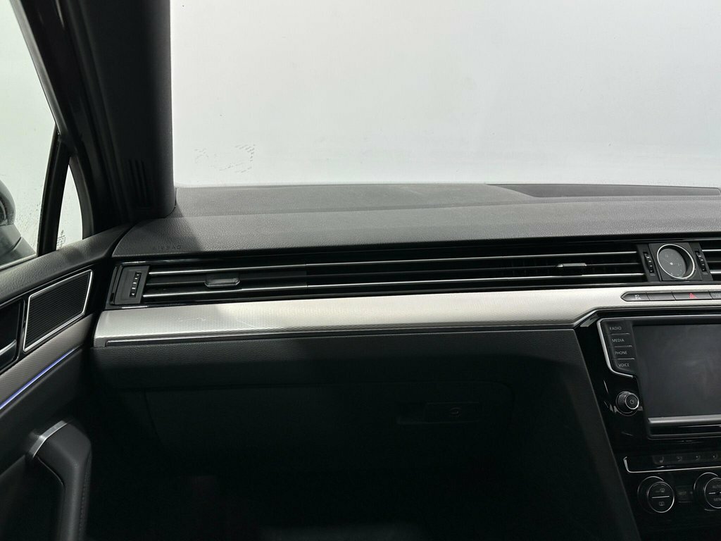 Volkswagen Passat 2.0 Tdi Se Business White #27