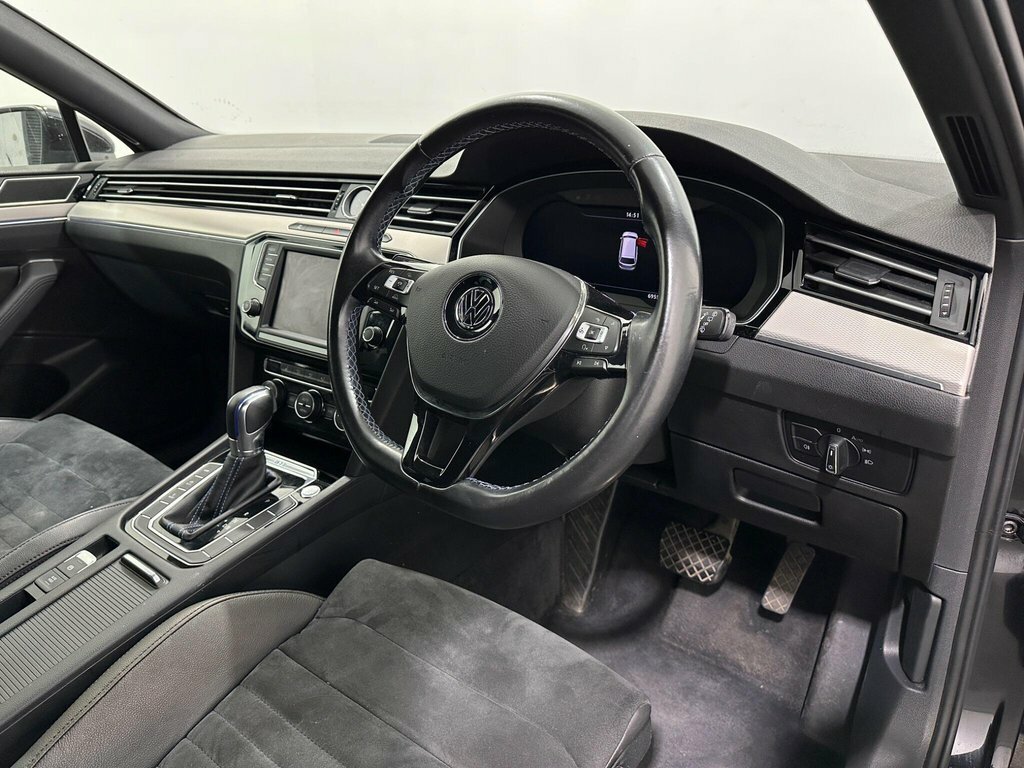 Volkswagen Passat 2.0 Tdi Se Business White #9