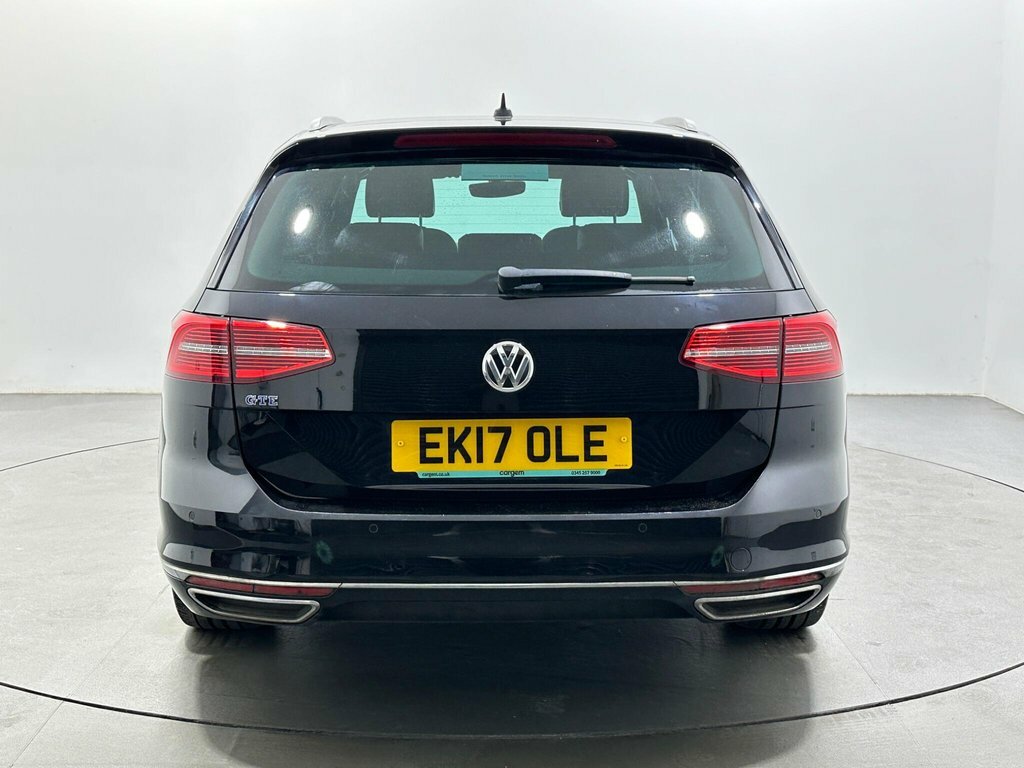 Volkswagen Passat 1.4L Gte Black #6