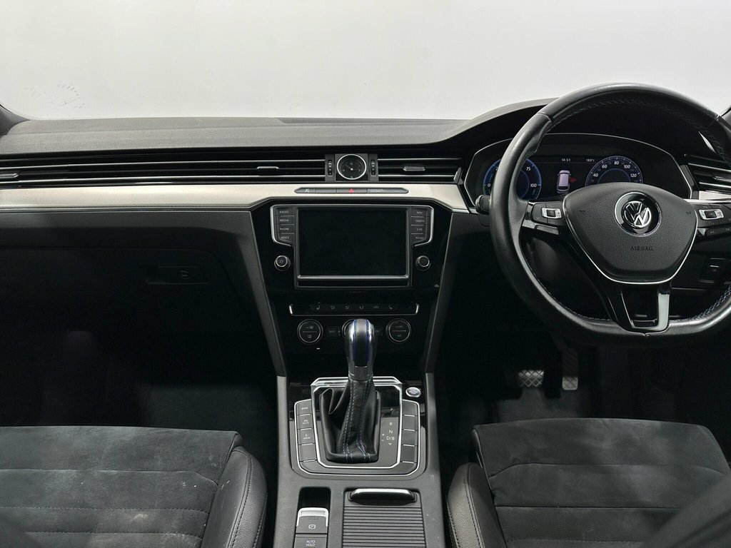 Volkswagen Passat 2.0 Tdi Se Business White #18
