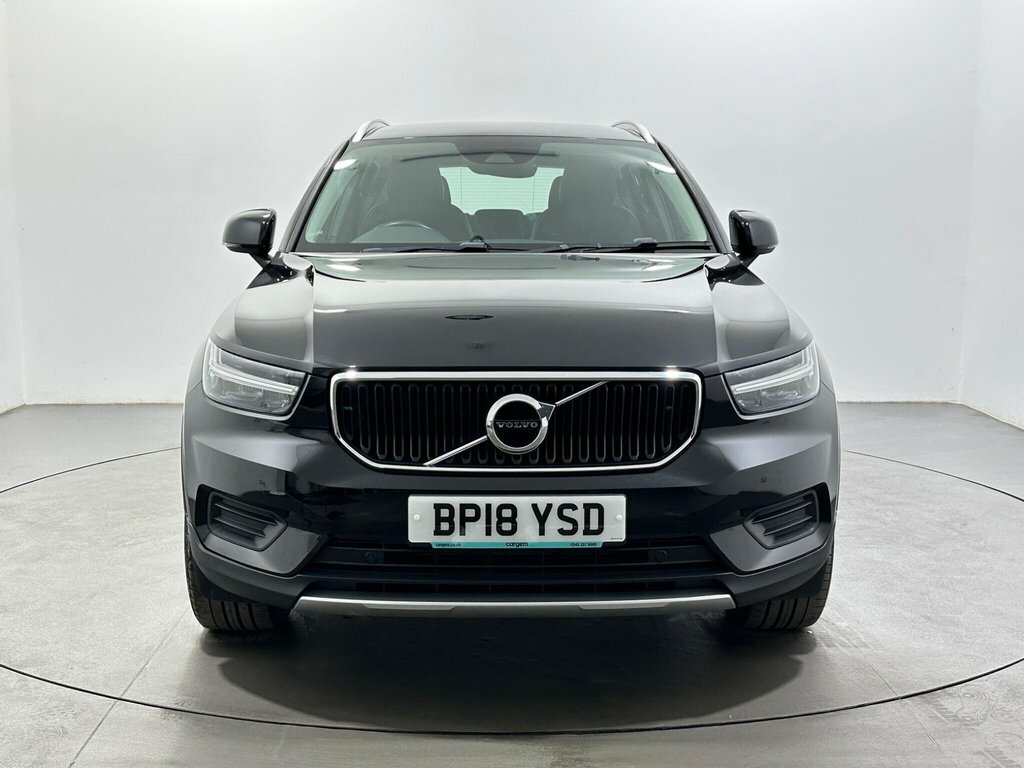 Volvo XC40 2L Momentum Black #2