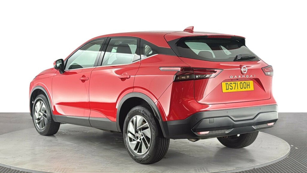 Nissan Qashqai 1.3 Dig-t Mhev Acenta Premium Suv Hybri DS71OOH Red #6