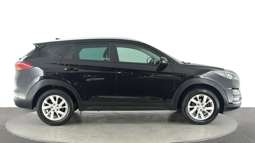 Hyundai Tucson 1.6 Gdi Se Nav Suv Euro 6 Ss VK19FBU Black #3