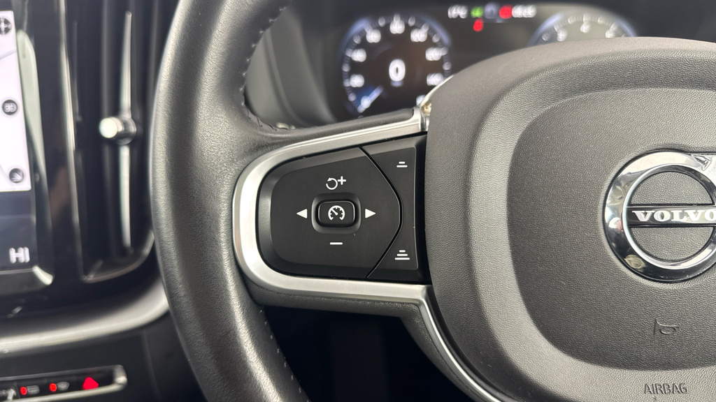 Volvo XC60 2.0 B4d R Design Awd Geartronic Red #39