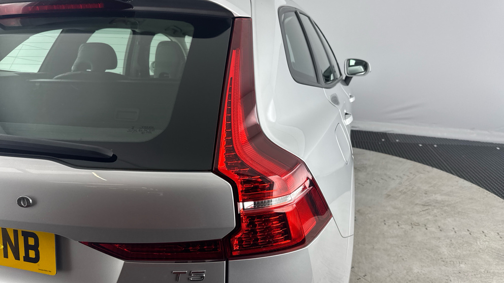 Volvo XC60 2.0 B4d R Design Awd Geartronic Red #20