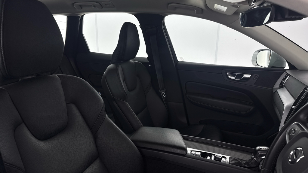 Volvo XC60 2.0 B4d R Design Awd Geartronic Red #18