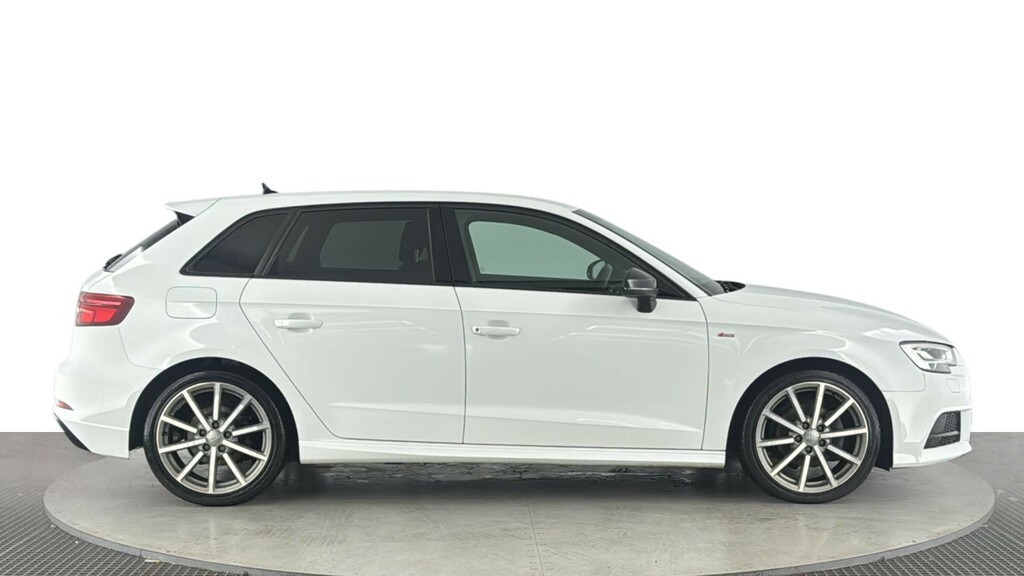 Audi A3 1.5 Tfsi Cod 35 Black Edition Sportback White #3