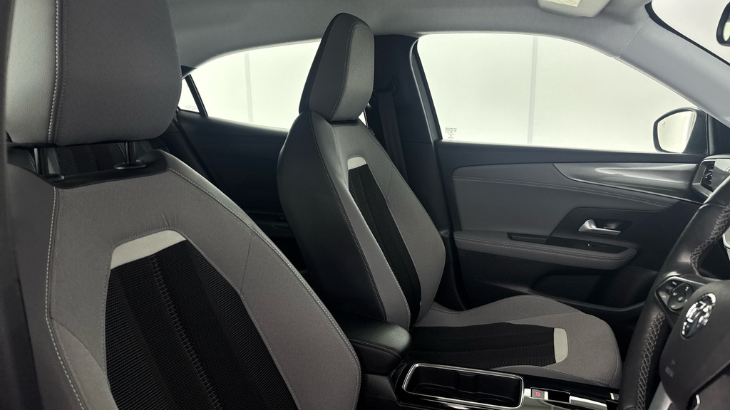 Vauxhall Mokka-e Mokka Sri Nav Premium Ev White #16