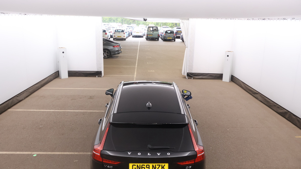 Volvo V60 2.0 D3 Momentum Plus Estate Euro 6 Black #5