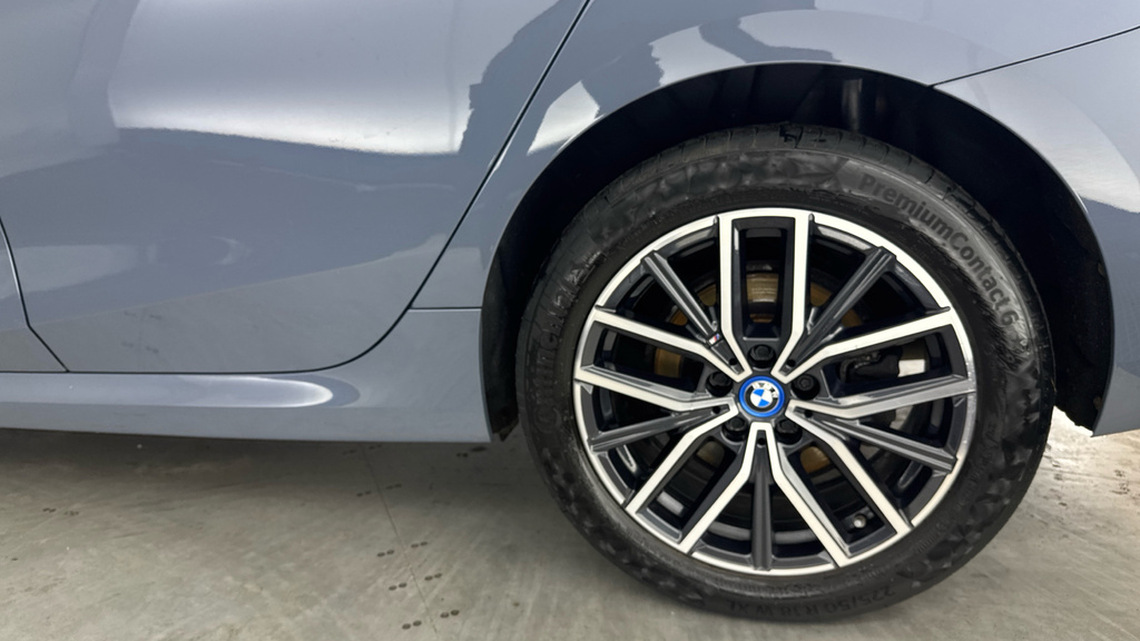 BMW 2 Series Active Tourer 220I Luxury Active Tourer Black #21