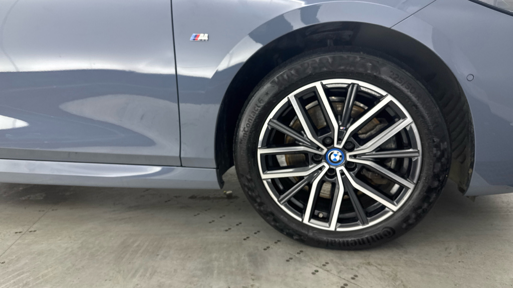 BMW 2 Series Active Tourer 220I Luxury Active Tourer Black #19