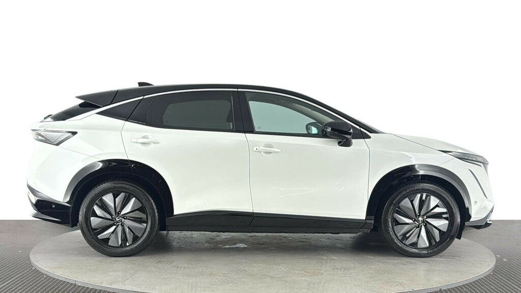 Nissan Ariya 87Kwh Evolve Suv 22Kw Charger 2 White #3