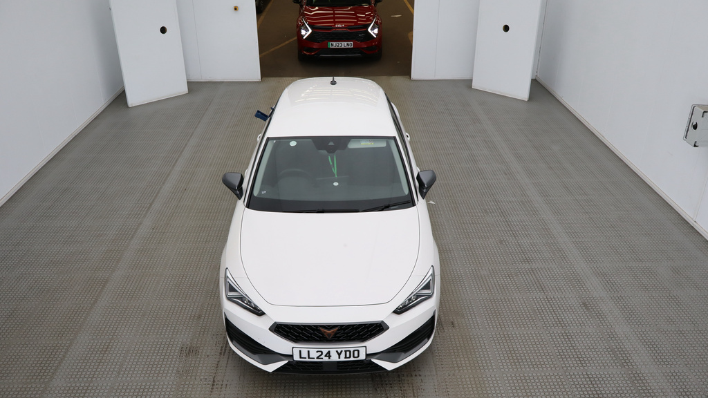 Cupra Leon 1.5 Etsi Evo V1 Hatchback Hybrid Dsg Eu White #2