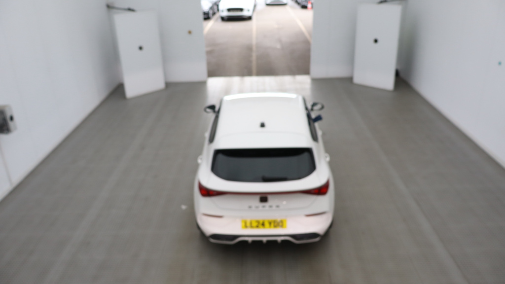 Cupra Leon 1.5 Etsi Evo V1 Hatchback Hybrid Dsg Eu White #3