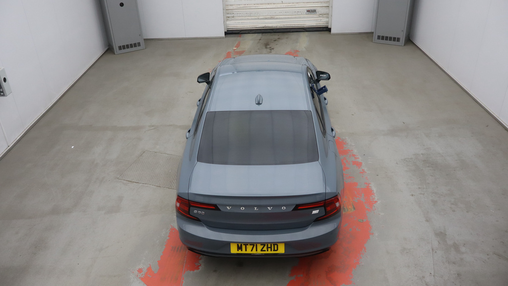 Volvo S90 2.0H T8 Recharge 11.6Kwh R-design Saloon Petro Grey #3