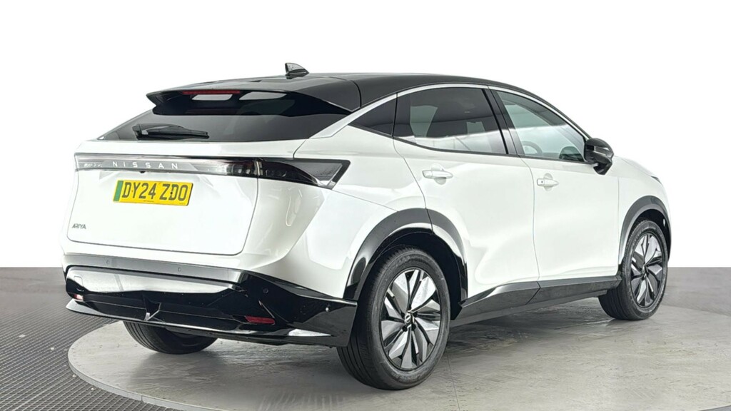 Nissan Ariya 87Kwh Evolve Suv 22Kw Charger 2 White #4