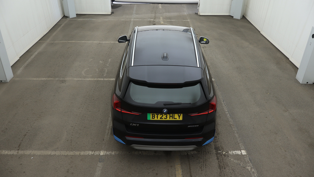 BMW iX1 30 66.5Kwh Xline Suv Xdrive 11K Black #2