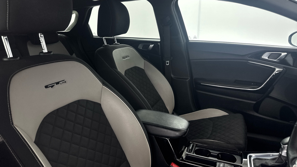 Kia Proceed T-gdi Gt Black #16
