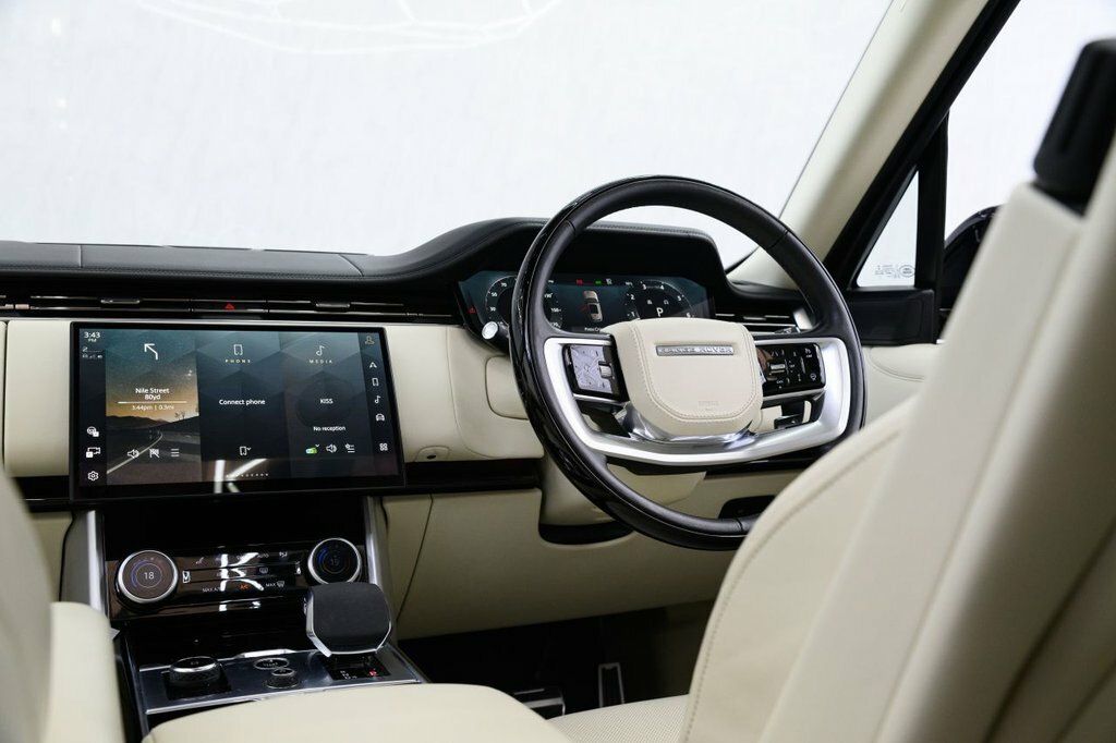 Land Rover Range Rover Suv AO72OJZ Black #3