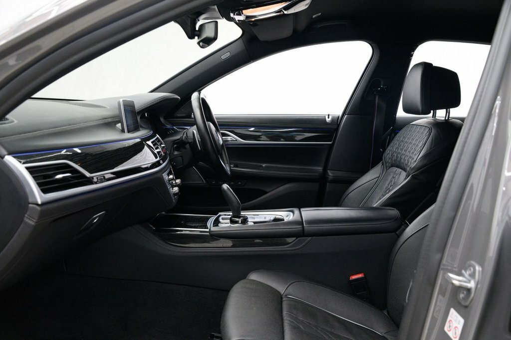 BMW 7 Series Saloon Silver #32
