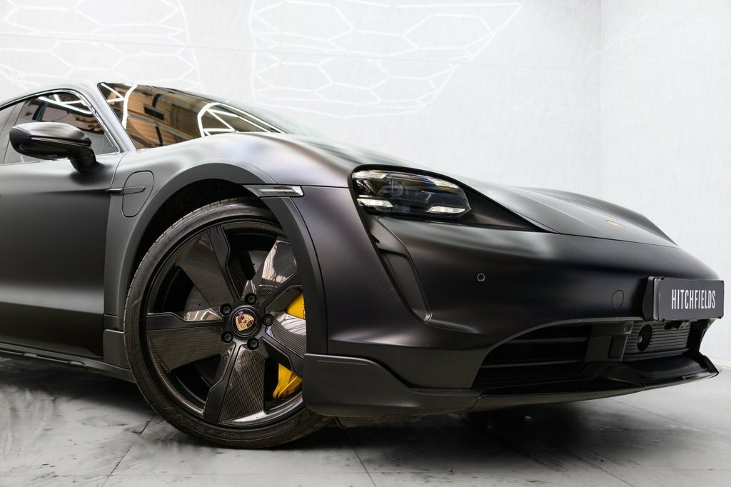 Porsche Taycan Estate Black #2